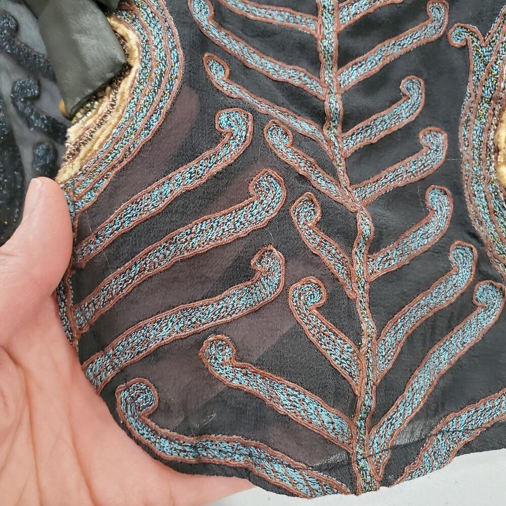 Elegant Black and Gold Beaded Women's Jacket with Peacock Feather Pattern - Picture 5 of 10